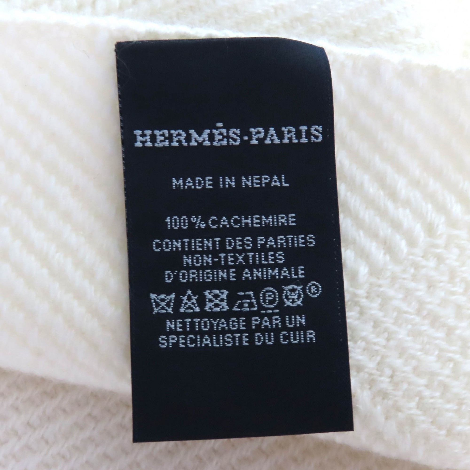 HERMES Chevron Zoom 100% Cashmere Fringe Shawl/Scarf with Leather Logo Patch, Ivory, Made in Nepal, Women's