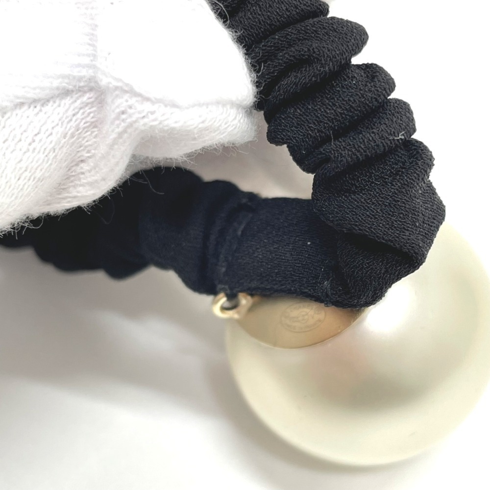 CHANEL CC Coco Mark Scrunchie F22V Hair Tie, Faux Pearl, Women's, Black x White