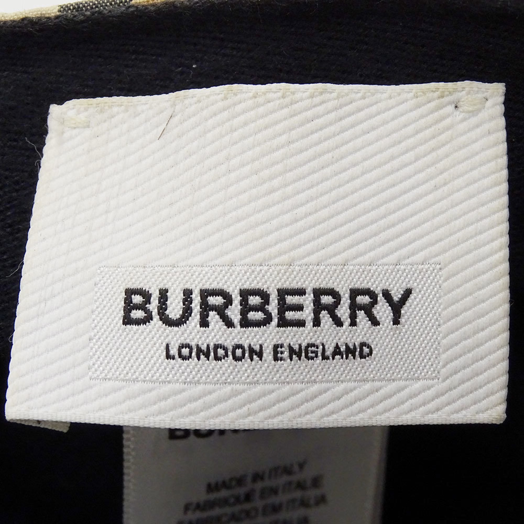 Burberry Women's Beige Cotton Cap (Size M, 8011952) with Logo and Stripe Pattern